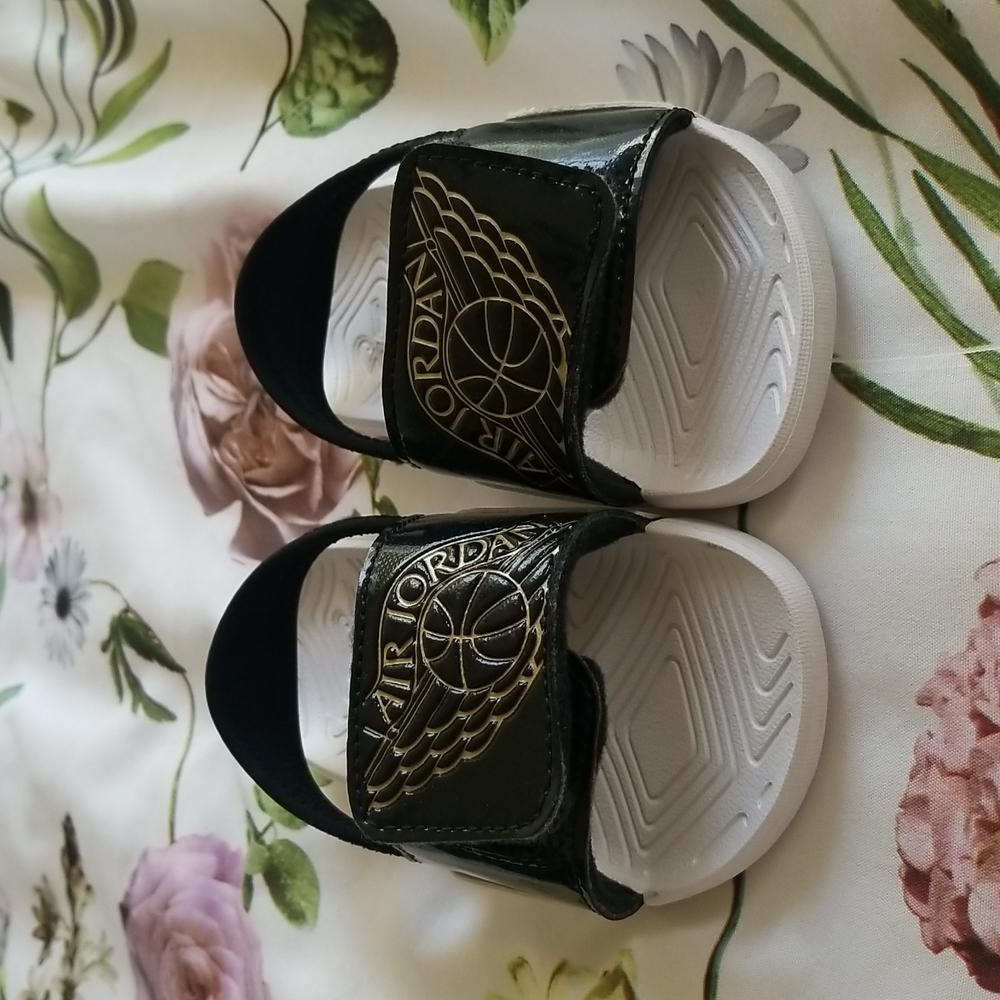 Jordan Hydro Baby Sandals, Size 6C, Black and White